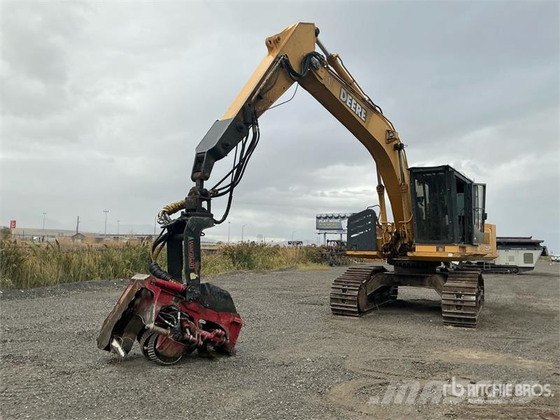 John Deere 2554 Lesní nakladače