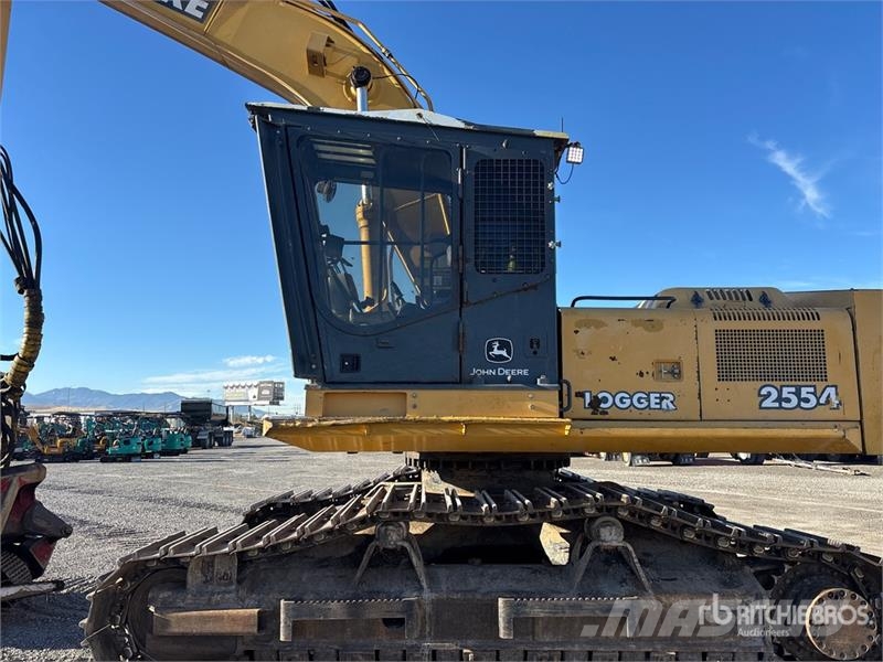 John Deere 2554 Cargadora forestal