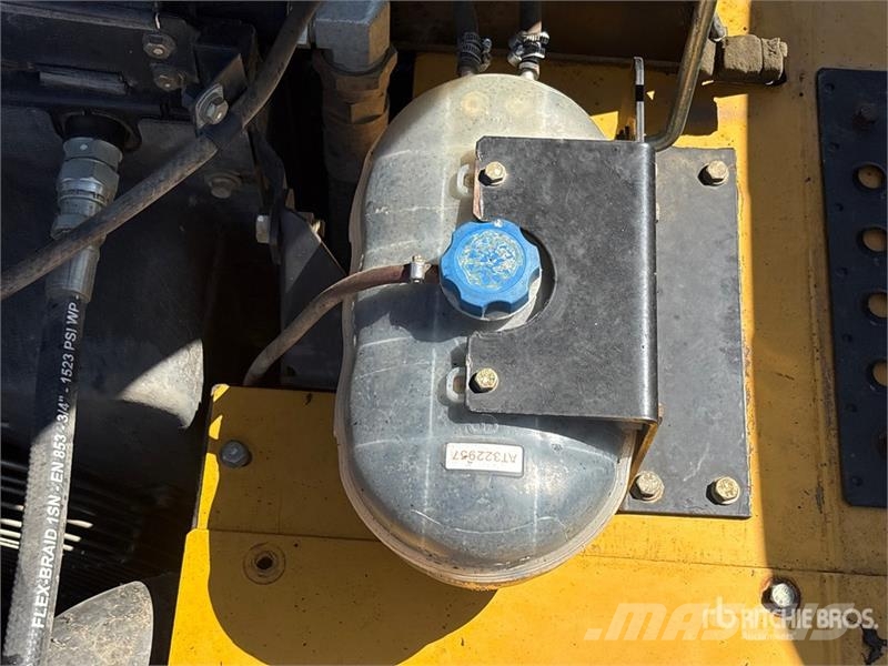 John Deere 270 D Long Reach Tracked Excavator حفارات زحافة