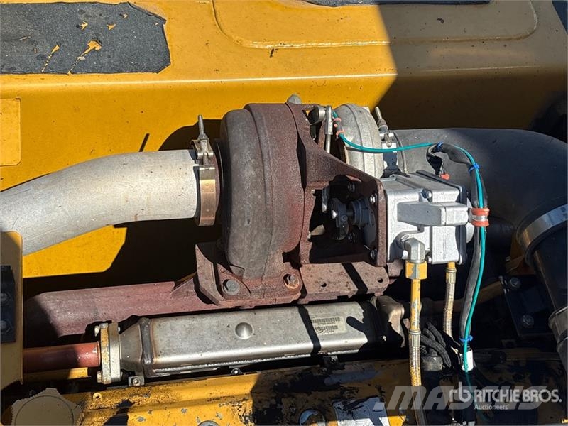 John Deere 270 D Long Reach Tracked Excavator حفارات زحافة