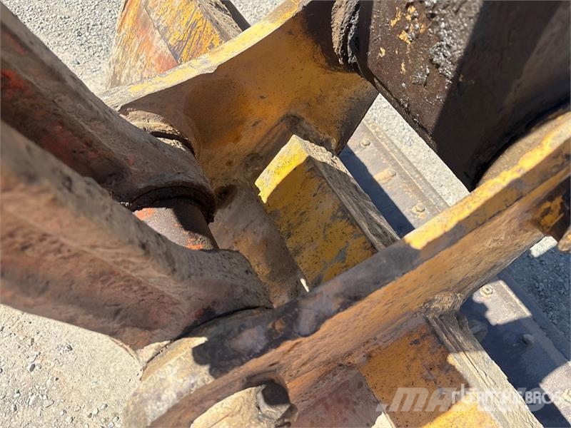 John Deere 270 D Long Reach Tracked Excavator حفارات زحافة