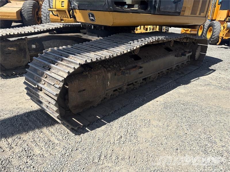 John Deere 270 D Long Reach Tracked Excavator حفارات زحافة
