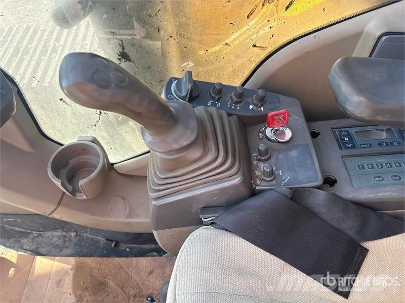 John Deere 270 D Long Reach Tracked Excavator حفارات زحافة
