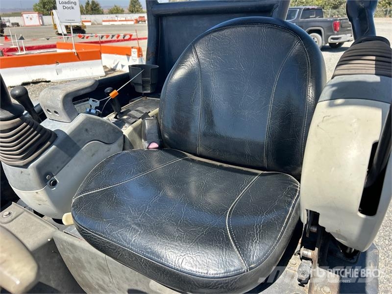 John Deere 27D Mini rýpadla < 7t