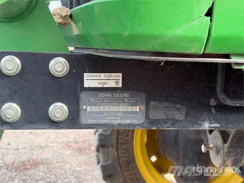 John Deere 3032E 4WD Utility Tractor Tractores compactos