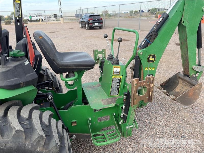 John Deere 3032E 4WD Utility Tractor Tractores compactos
