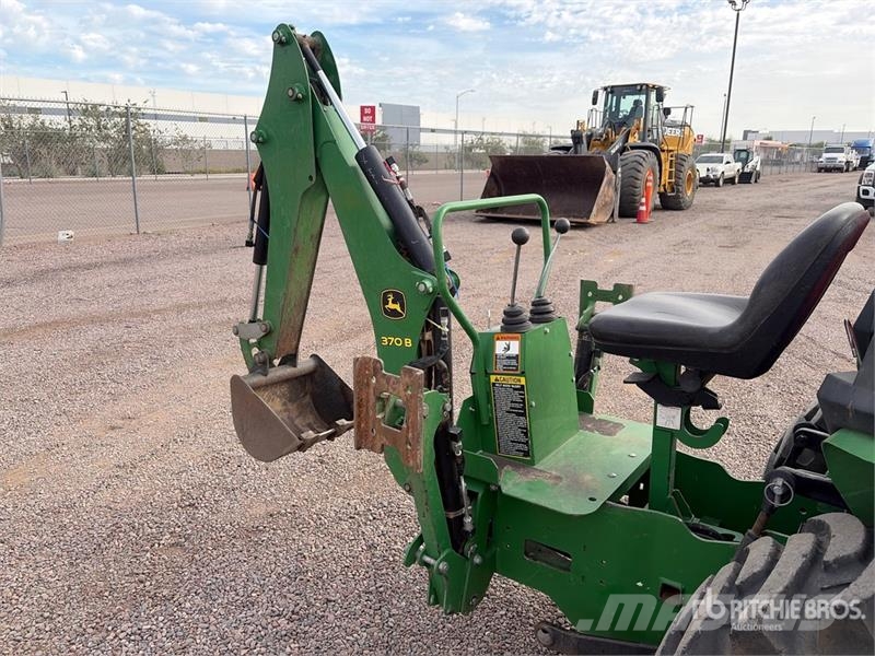 John Deere 3032E 4WD Utility Tractor Tractores compactos