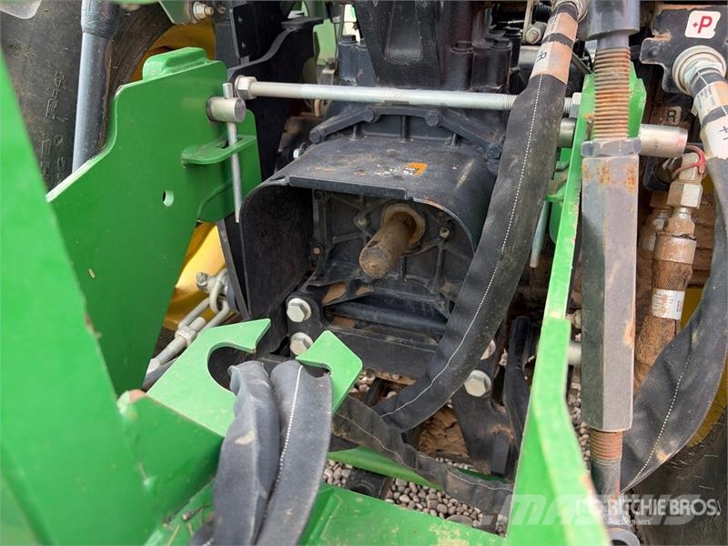 John Deere 3032E 4WD Utility Tractor Tractores compactos