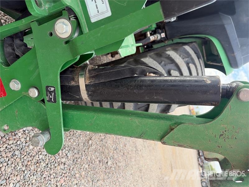 John Deere 3032E 4WD Utility Tractor Tractores compactos