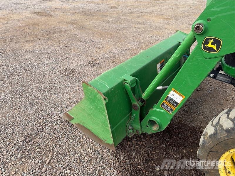John Deere 3032E 4WD Utility Tractor Tractores compactos