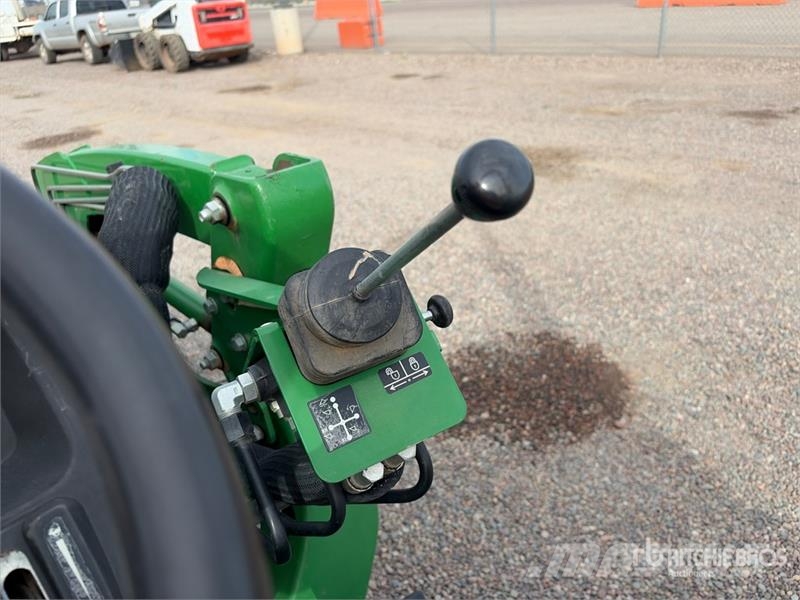 John Deere 3032E 4WD Utility Tractor Tractores compactos