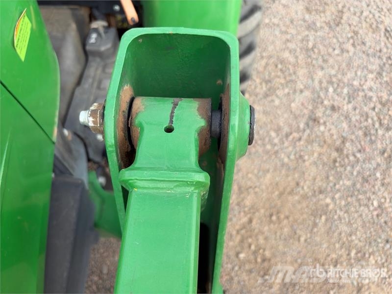 John Deere 3032E 4WD Utility Tractor Tractores compactos