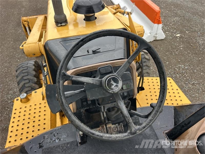 John Deere 310E Экскаваторы-погрузчики
