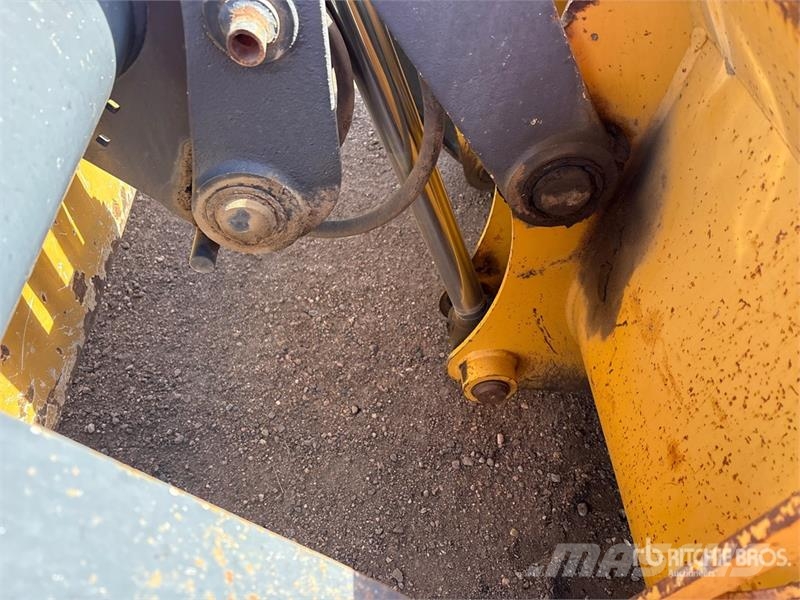 John Deere 310K لوادر ذات جرافات عكسية