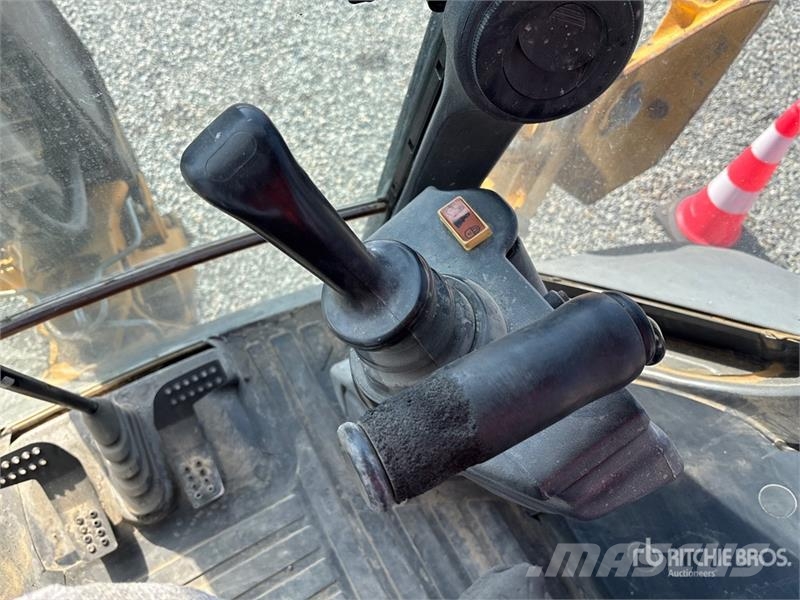 John Deere 310L EP لوادر ذات جرافات عكسية