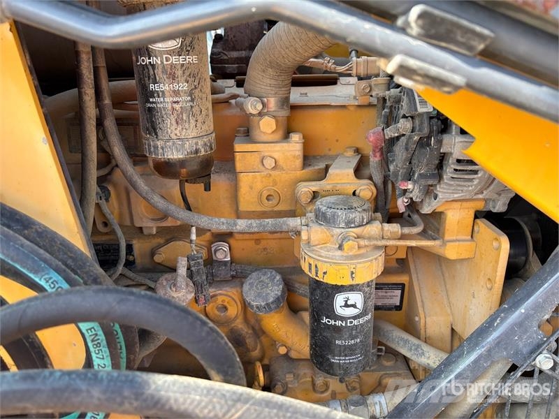 John Deere 310L EP لوادر ذات جرافات عكسية