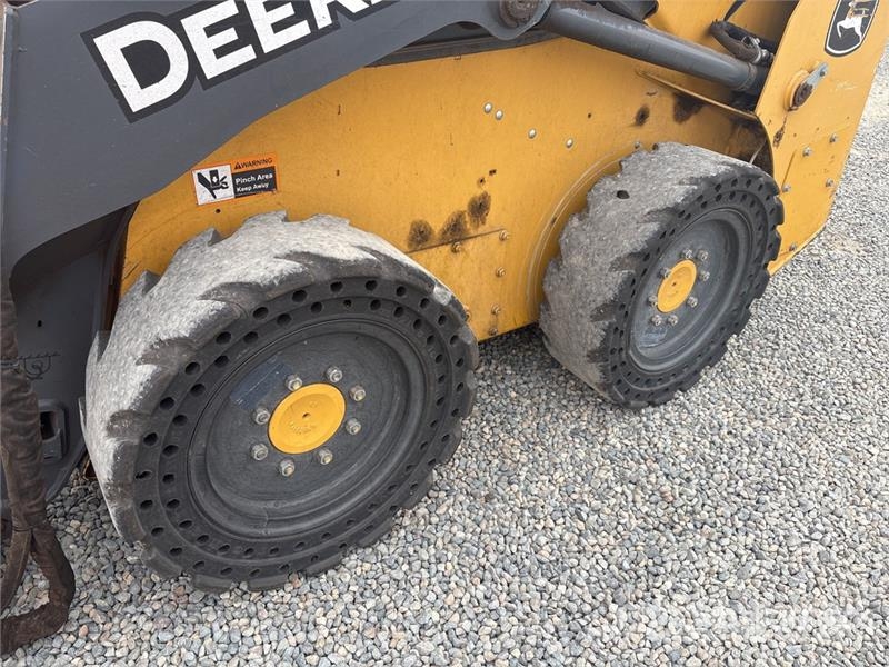 John Deere 312GR Skid Steer Loader Skid steer loaders