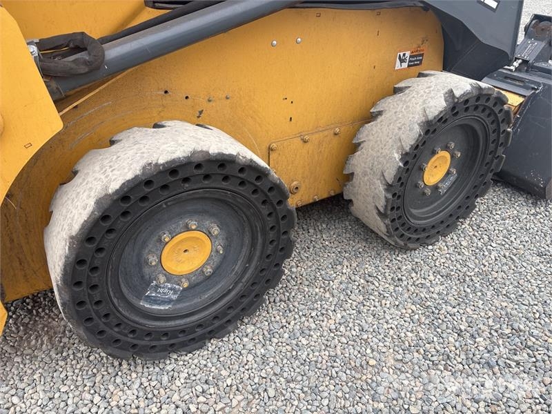 John Deere 312GR Skid Steer Loader Skid steer loaders
