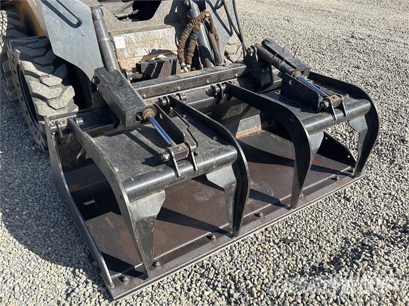 John Deere 312GR Skid Steer Loader Skid steer loaders