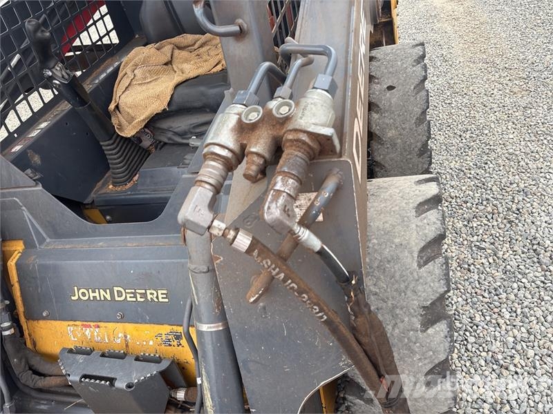 John Deere 312GR Skid Steer Loader Skid steer loaders