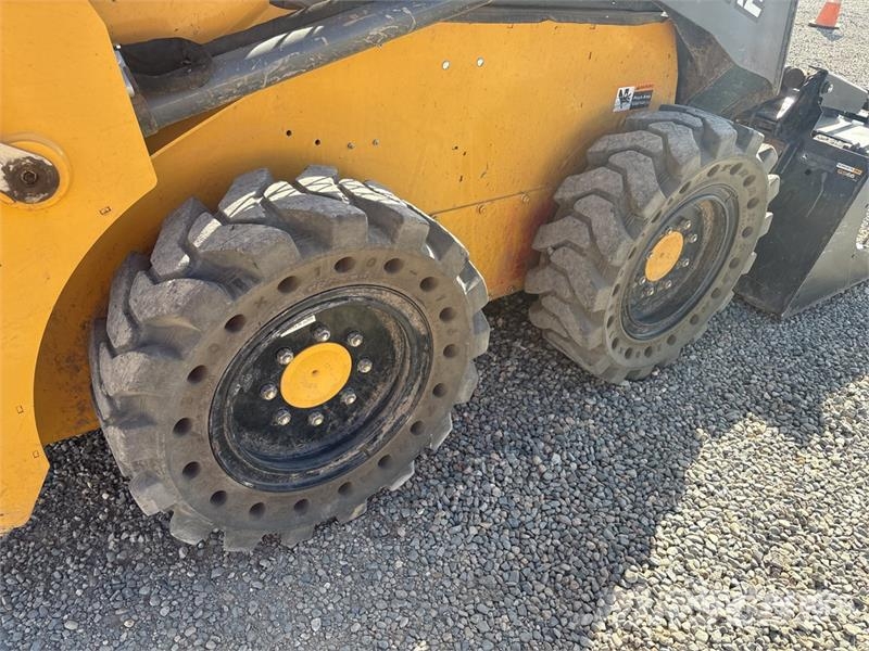 John Deere 312GR Skid Steer Loader Skid steer loaders