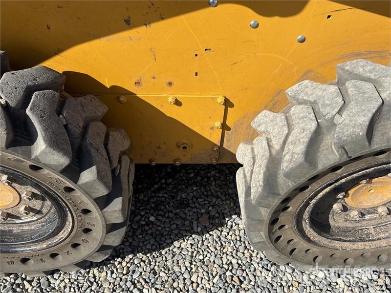 John Deere 312GR Skid Steer Loader Skid steer loaders
