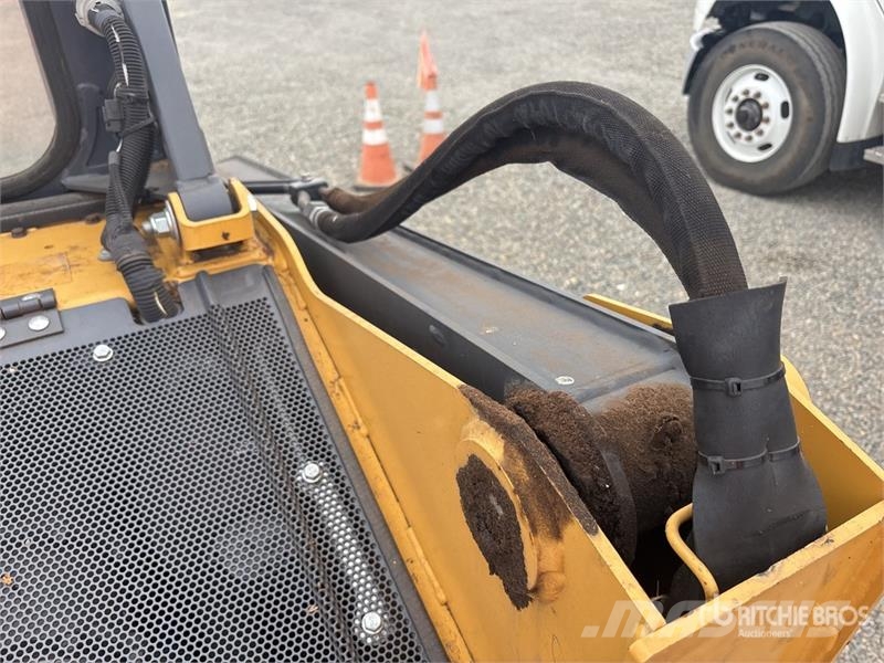 John Deere 312GR Skid Steer Loader Skid steer loaders