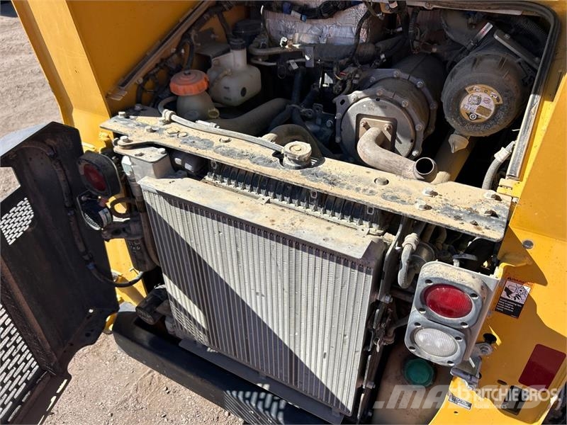 John Deere 317G Lietoti riteņu kompaktiekrāvēji