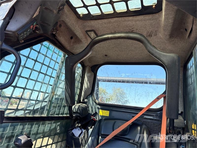 John Deere 317G Skid steer loaders