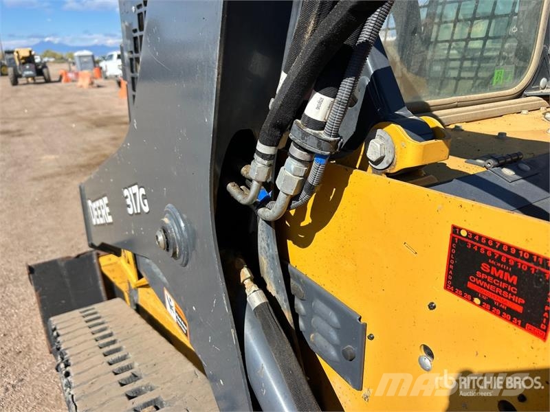 John Deere 317G Lietoti riteņu kompaktiekrāvēji