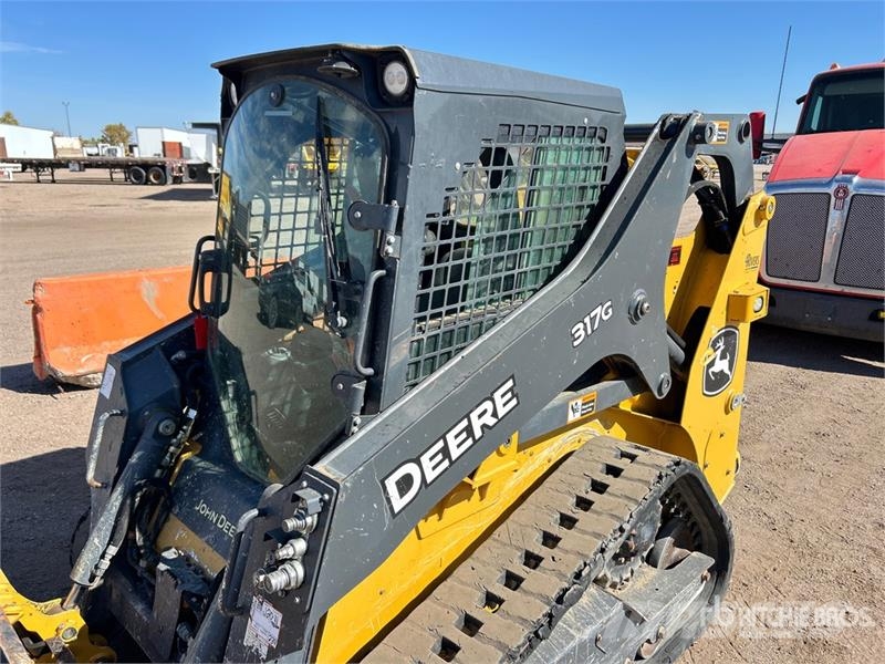 John Deere 317G Lietoti riteņu kompaktiekrāvēji
