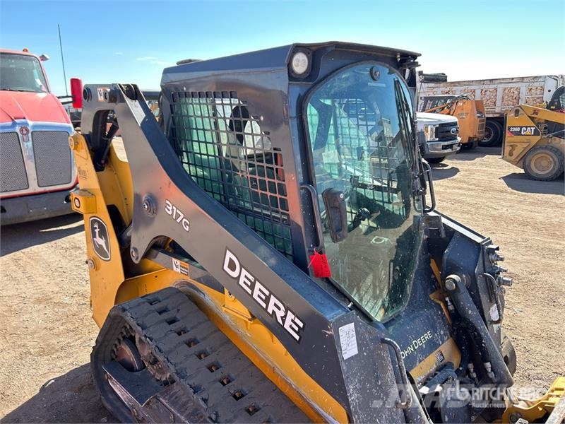 John Deere 317G Lietoti riteņu kompaktiekrāvēji