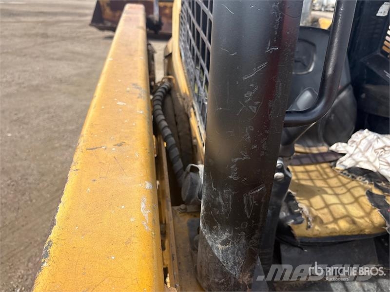 John Deere 320 Skid Steer Loader Kompaktlader