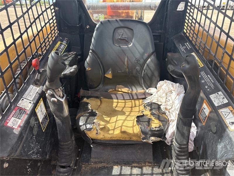 John Deere 320 Skid Steer Loader Kompaktlader