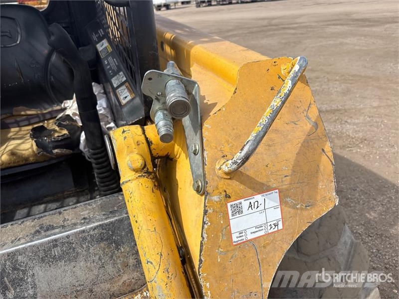 John Deere 320 Skid Steer Loader Kompaktlader
