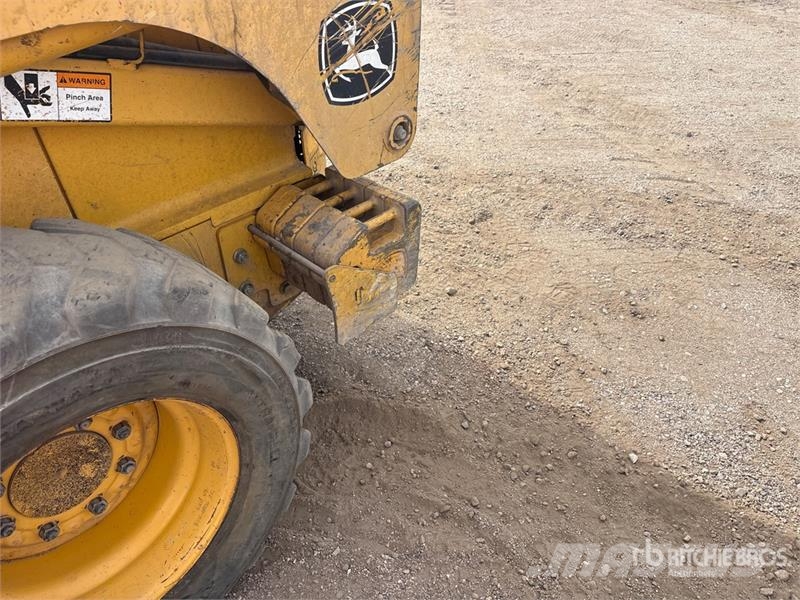 John Deere 320 Skid Steer Loader Kompaktlader