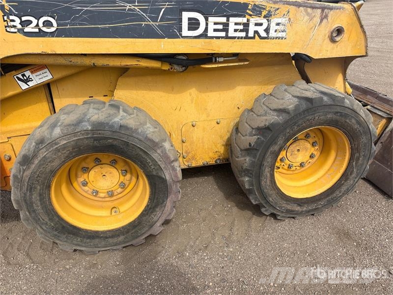 John Deere 320 Skid Steer Loader Kompaktlader