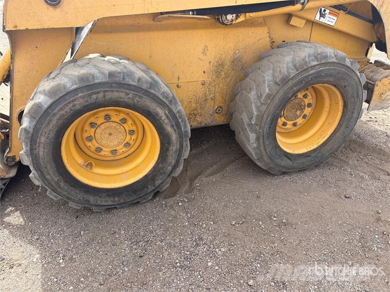 John Deere 320 Skid Steer Loader Kompaktlader