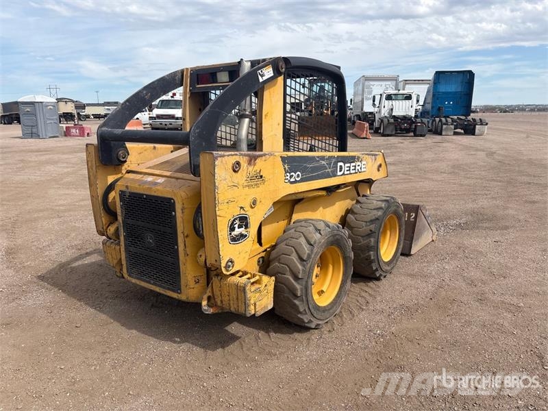 John Deere 320 Skid Steer Loader Kompaktlader
