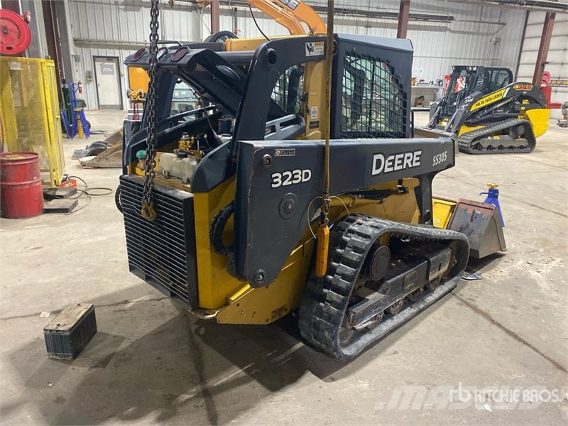 John Deere 323D Skid steer mini nakladalci