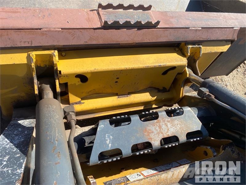 John Deere 323D Skid steer mini utovarivači