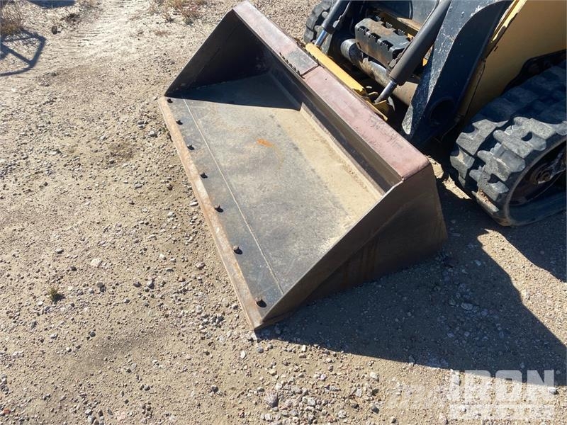 John Deere 323D Skid steer mini utovarivači