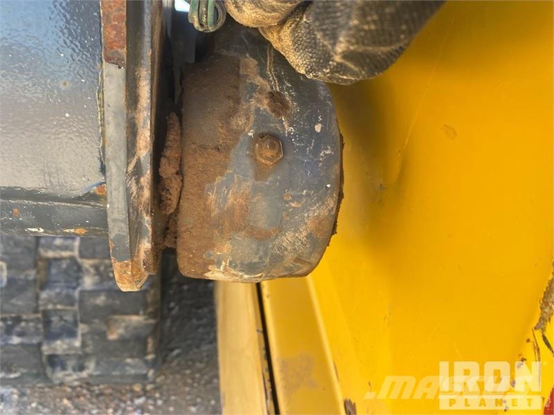 John Deere 323D Skid steer mini utovarivači
