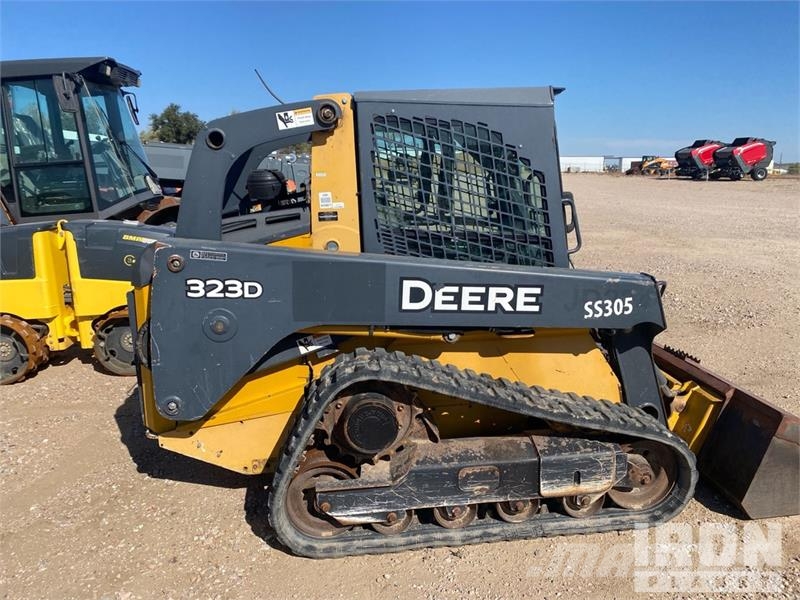 John Deere 323D Skid steer mini utovarivači