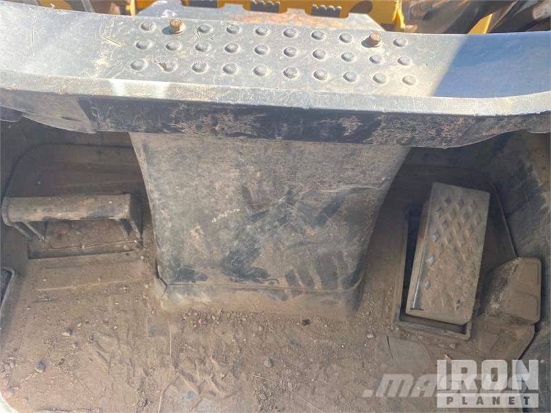John Deere 323D Skid steer mini utovarivači