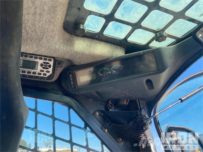 John Deere 323D Skid steer mini utovarivači