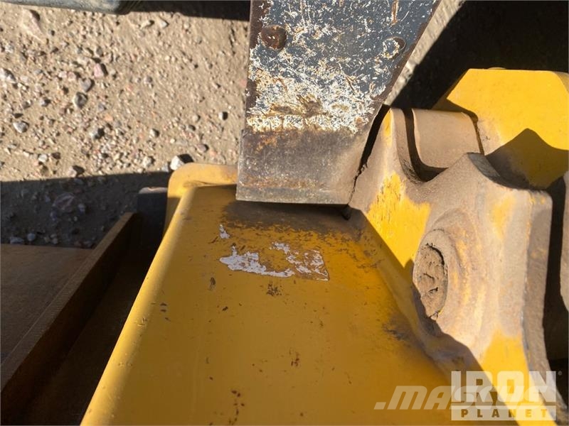 John Deere 323D Skid steer mini utovarivači