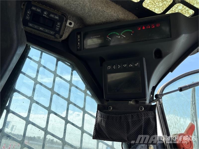 John Deere 325G Skid steer loaders