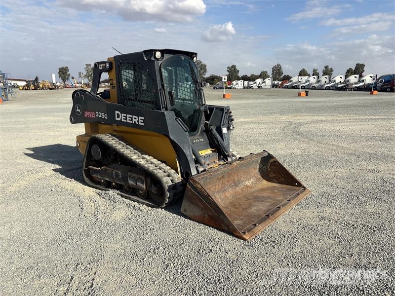 John Deere 325G لوادر انزلاقية التوجيه