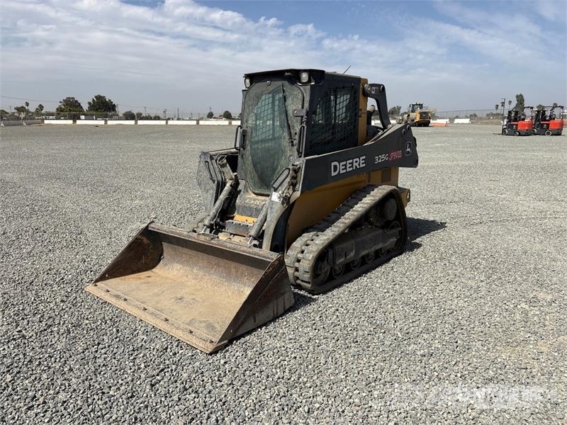 John Deere 325G Skid steer loaders
